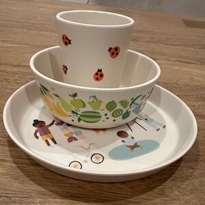 Target Pillowfort Kids Colorful Dinnerware Set